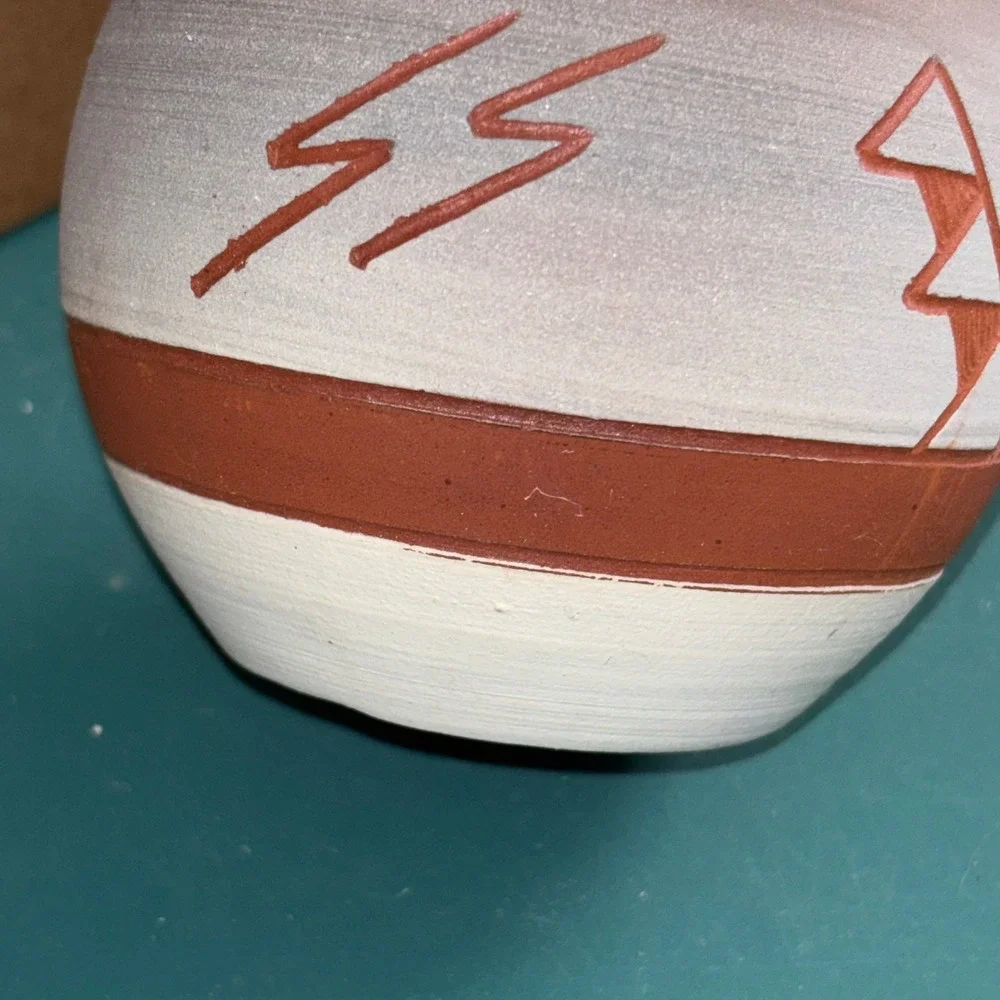 Southwest Native American Style Terracotta Clay Vase Handcrafted Geometric‎